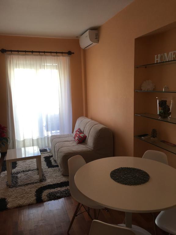 Toledo Suite Наполи Екстериор снимка